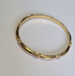 Sparkling 18 kgp Gold Bangle Bracelet